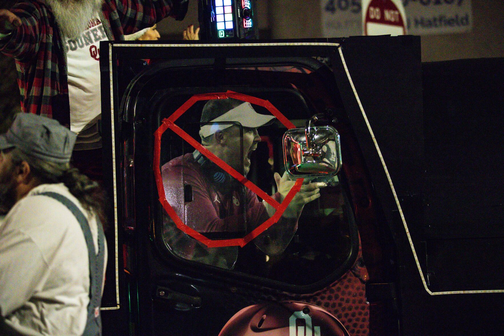 Anti Lincoln Riley